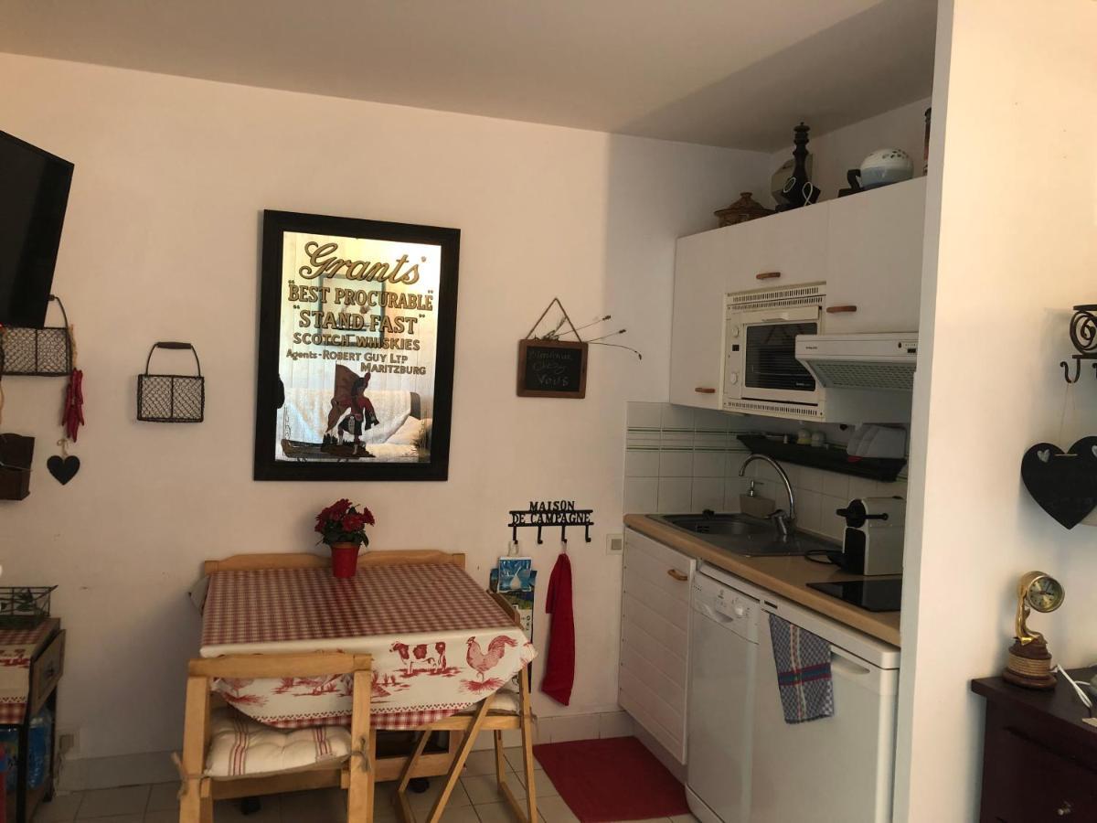 Studio En Rez De Jardin -"Le Petit Nid" A Trouville Bagian luar foto